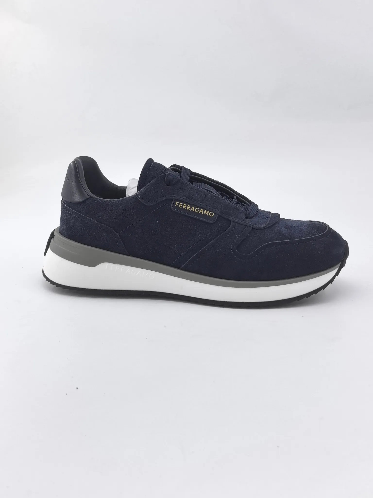 [Ferragam] Top P: 780💰 ▪️Size: 39-44 (38.45 custom-made) FERRAGAMO Ferragam 🔍Top purchasing agent 🇮🇹 Ferragam Street-charming casual shoe series, the counter sells the original configuration simultaneously, Italian imported cowhide fabric, high-quality splicing technology, imported water-dyed cow lining , soles: original foam outsole specially provided by the original factory, original factory follow-up goods, 🔍 high quality, can be entered and exited the counter at will, welcome to compare and synchronize with the counter.